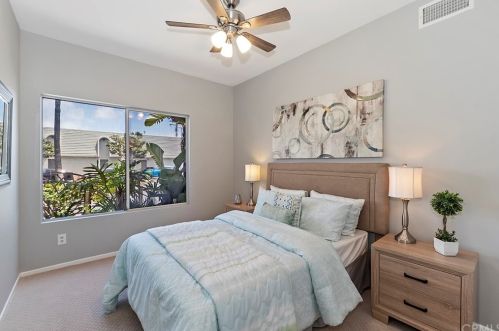 126 33 St, Newport Beach CA  92663-3028 exterior