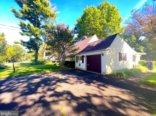 1225 Cedar Rd, Prospectville, PA 19002-4922