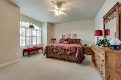 8817 Crestview Dr, Denton TX  76207-8601 exterior