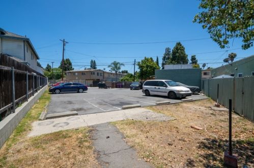 2652 15th St, Long Beach CA  90804-1438 exterior
