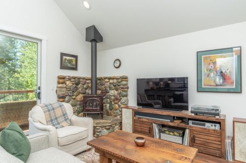 6466 Coe Ct, Michigan Bluff CA  95631-9663 exterior