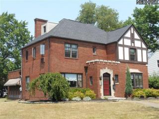 245 33rd St, Canton, OH 44706-5019