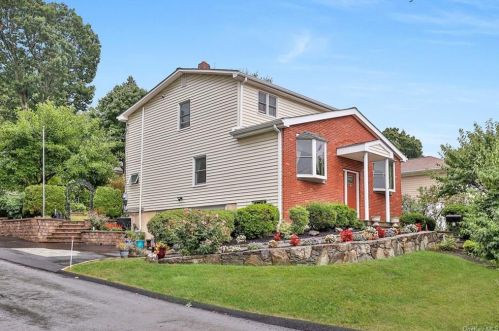182 Manhattan Ave, Hawthorne, NY 10532-2423