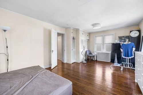 15 Edna St, White Plains NY  10606-2001 exterior