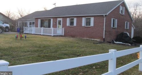 711 Brenton St, Lees Cross Roads, PA 17257-2115