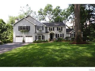 41 Glendale Cir, Stamford, CT 06906-1213