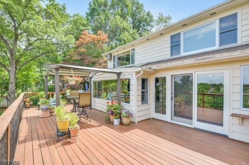 25 Darmstatter Rd, Skyline Lakes NJ  07456-1301 exterior