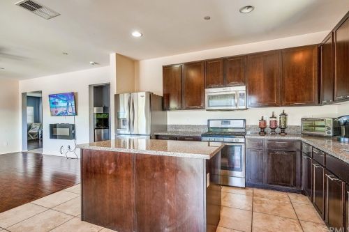 34121 Camelina St, Lake Elsinore CA  92532-2958 exterior