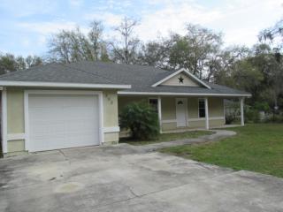 303 Ashley St, Cross Creek, FL 32640-6002