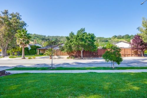 847 Colleen Dr, San Jose CA  95123-4510 exterior