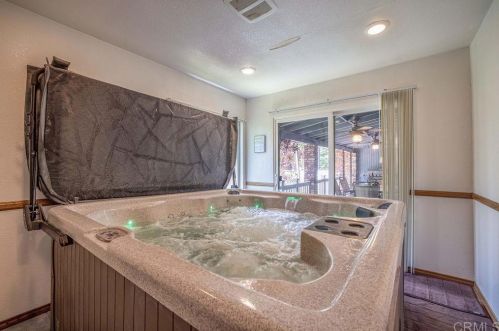 552 Division Dr, Big Bear City CA  92314-9649 exterior