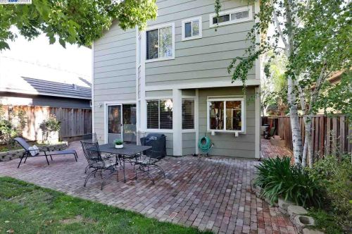 2849 Whitney Dr, Pleasanton CA  94566-8723 exterior