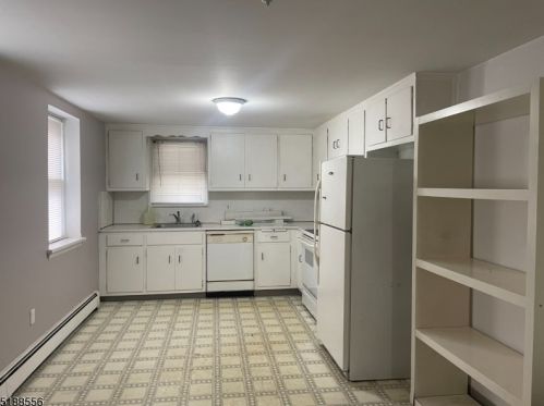 72 Van Pelt Pl, Little Falls NJ  07424-1004 exterior