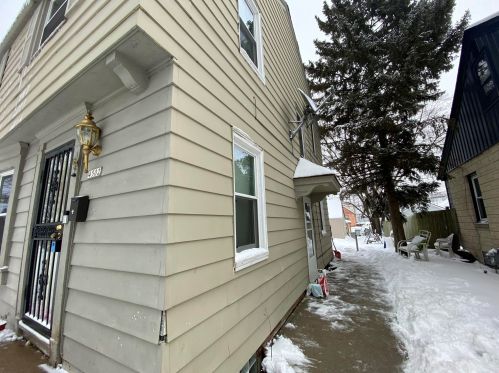 4502 21st St, Milwaukee, WI 53209-6307