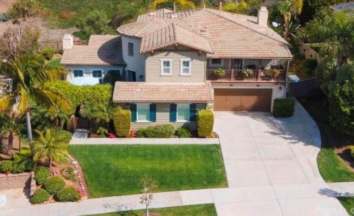 7463 Circulo Sequoia, Carlsbad CA 92009-8467 exterior