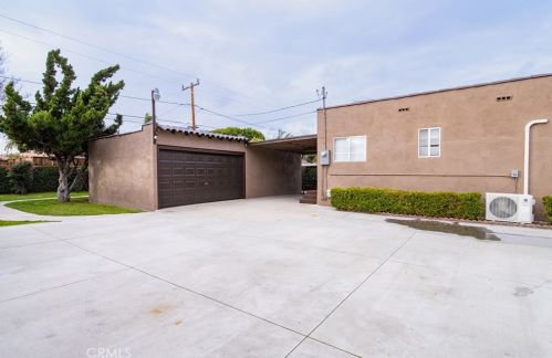 11131 Pine Ave, Lynwood CA  90262-2930 exterior