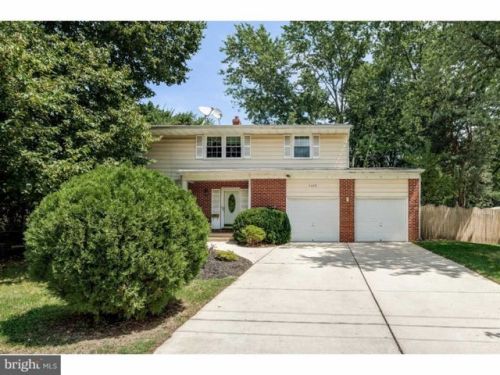 2698 Raven Rd, Riverton, NJ 08077-3913