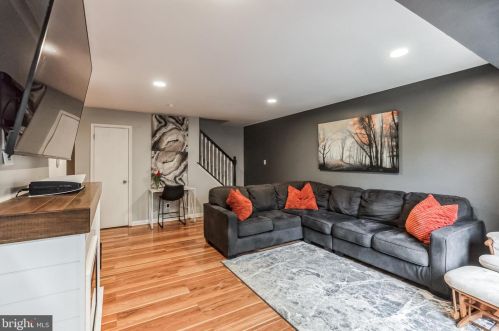 3056 Harbour Dr, Palmyra NJ  08065-2208 exterior