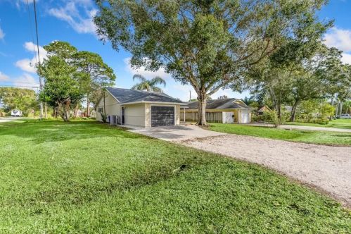 2890 1 Pl, Vero Beach FL 32968-2549 exterior