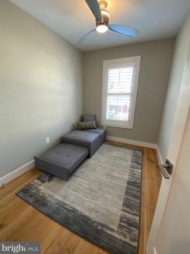 438 Kenyon St, Washington DC 20010-2915 exterior