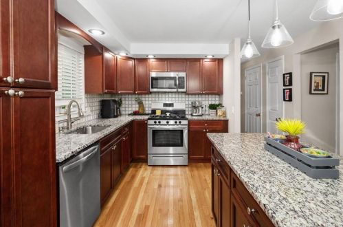 49 Lance Ln, Milford, CT 06460-7520