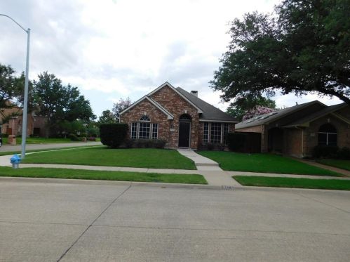 3125 Fox Hollow Dr, Plano TX  75023-1343 exterior