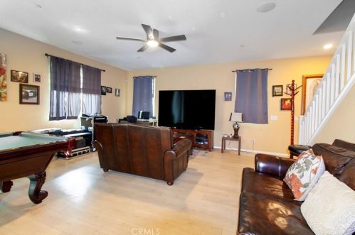 865 Pine Ave, Rialto CA  92376-4552 exterior