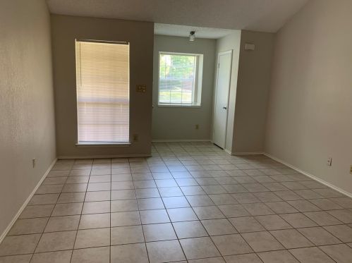 2911 Timothy Ln, Euless TX  76039-7802 exterior