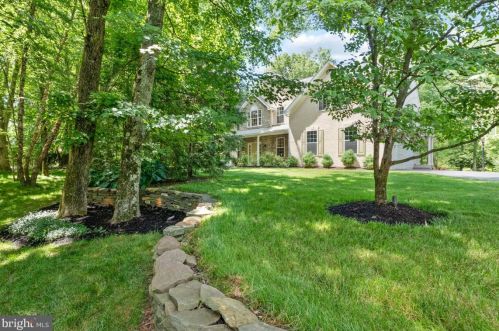 2270 Glenview Dr, Lansdale, PA 19446-6082