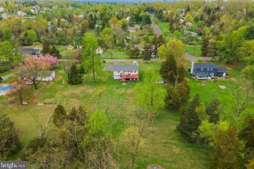 1822 Old Sumneytown Pike, Harleysville PA  19438-1129 exterior