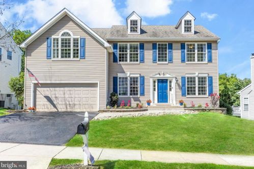 827 Windridge Ln, Downingtown, PA 19335-3439