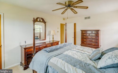 852 Wayside Ln, Tavistock NJ 08033-1047 exterior