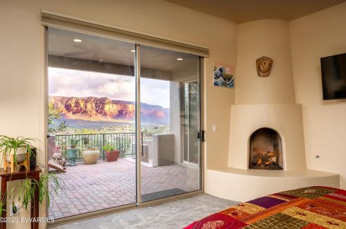 215 Calle Francesca, Sedona AZ 86336-4761 exterior