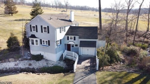 1 Hathaway Ln, Verona, NJ 07044-2306