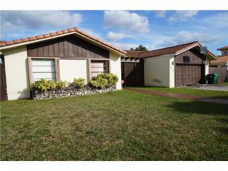 1221 104th Ave, Miami, FL 33174-2749