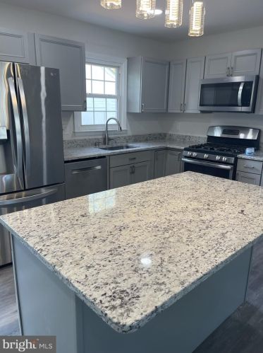 601 Edwards Dr, Fredericksburg, VA 22405-2206
