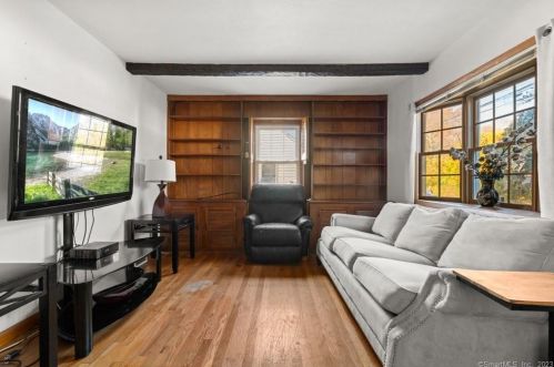 54 Greenfield Rd, Milford CT  06460-6331 exterior