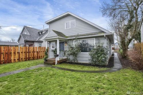 833 10th St, Bremerton, WA 98337-1532