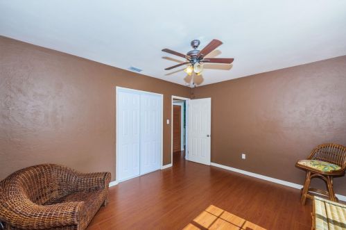 2152 75th Way, Saint Petersburg FL  33710-3846 exterior