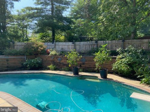 1331 Westminster Dr, Downingtown PA  19335-3652 exterior