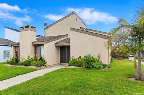 1411 Delaware St, Huntington Beach, CA 92648-3745
