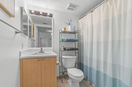 721 Villa Cir, Boynton Beach FL  33435-8914 exterior