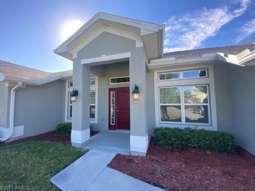 2001 Olsen Ln, Lehigh Acres, FL 33972-1010