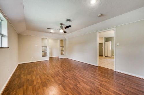 4241 Whitfield Ave, Fort Worth, TX 76109-5312
