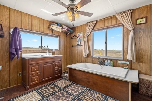 3696 Yosemite Pl, Lake Nacimiento CA  93446-7485 exterior