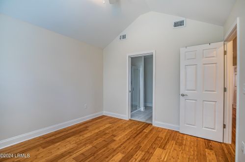 8 Wateree Ct, Beaufort SC  29902-3332 exterior