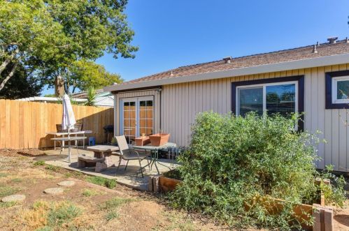 2420 Berrywood Dr, Rancho Cordova CA  95670-5204 exterior