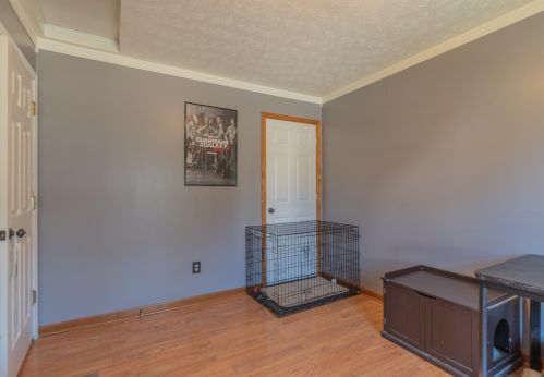 458 Ripple Crk Dr, Covington KY 41018-2694 exterior