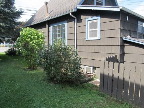 448 Broad St, Grove City PA  16127-2201 exterior