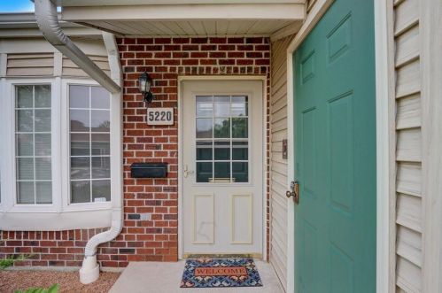 5220 Hidden Dr, Milwaukee, WI 53221-3149
